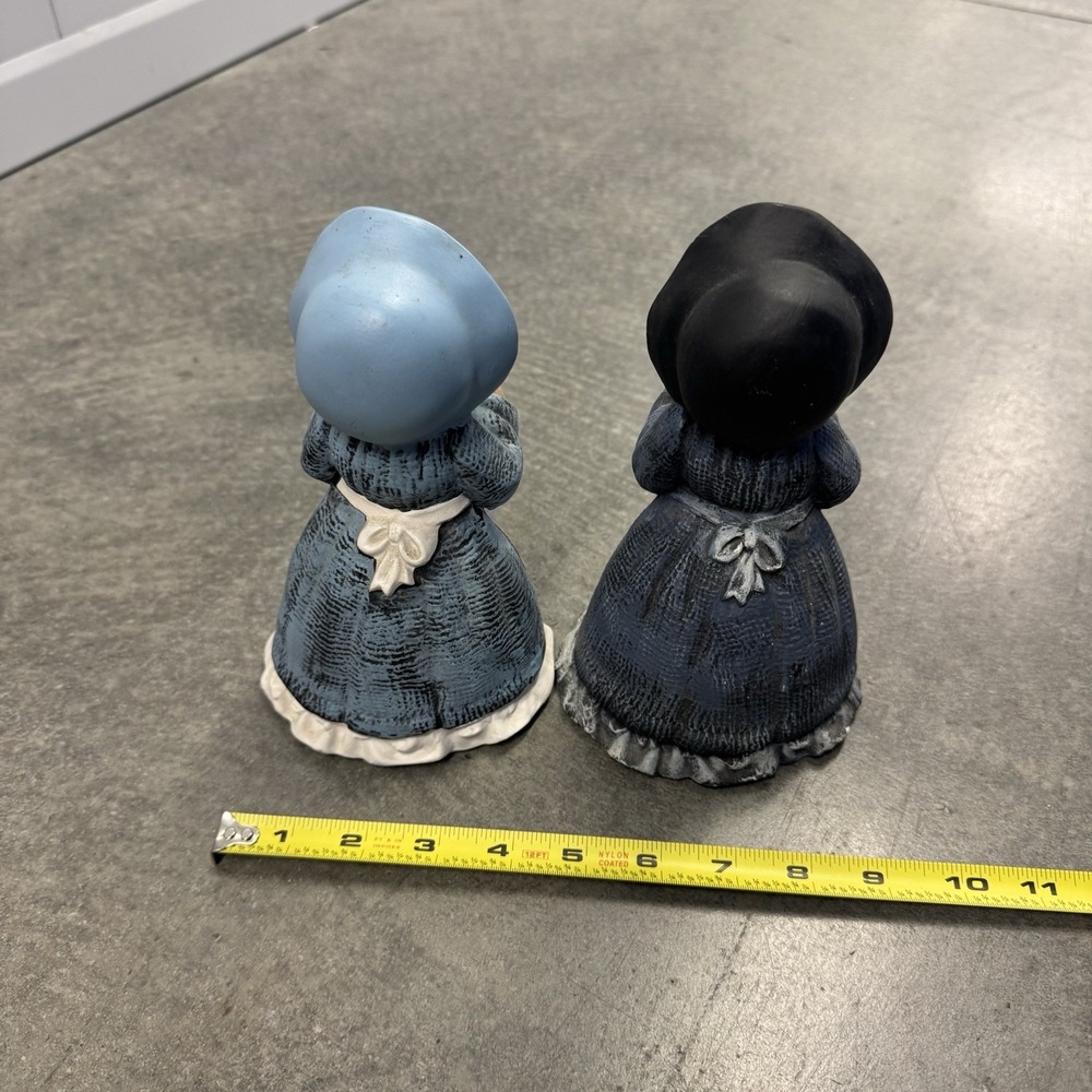 Vintage Faceless Amish Women Figurines Blue Bonnet Farmhouse Pair 6.5" - Picture 7 of 7